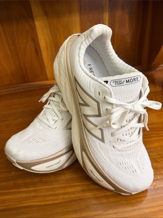 New Balance Shoes - New Balance Women's White Sea Salt & Light Gold Metallic Fresh Foam X V5